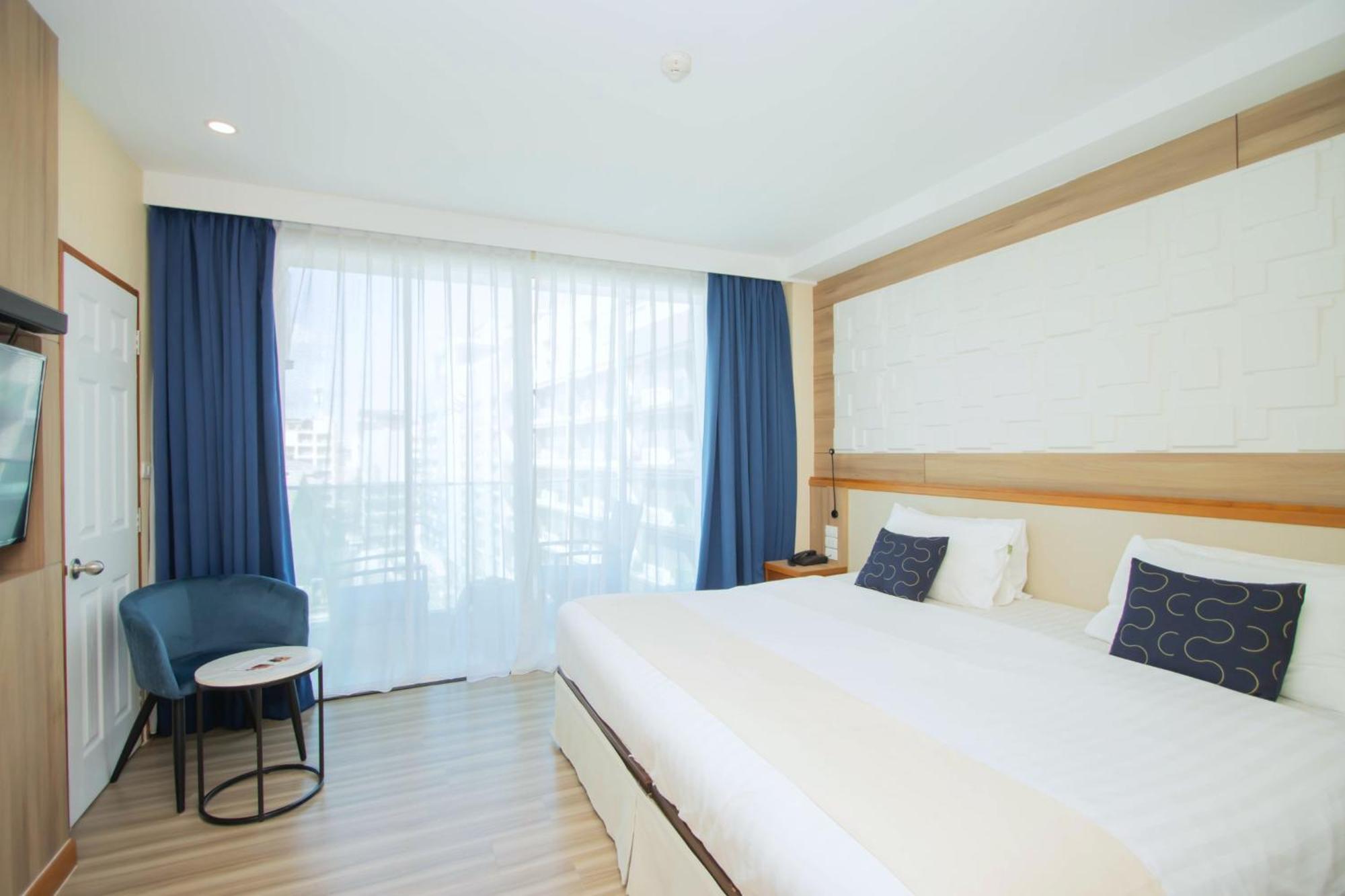 Sira Grande & Hotel 4*