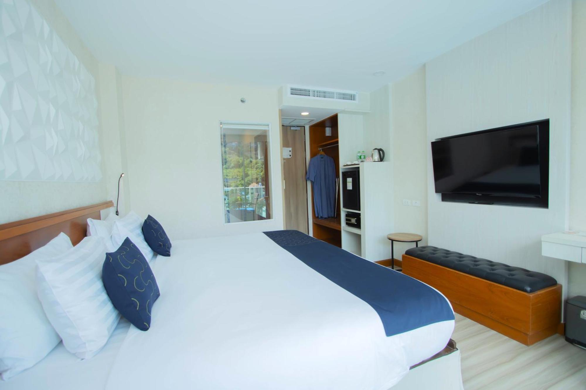 Sira Grande & Hotel 4*