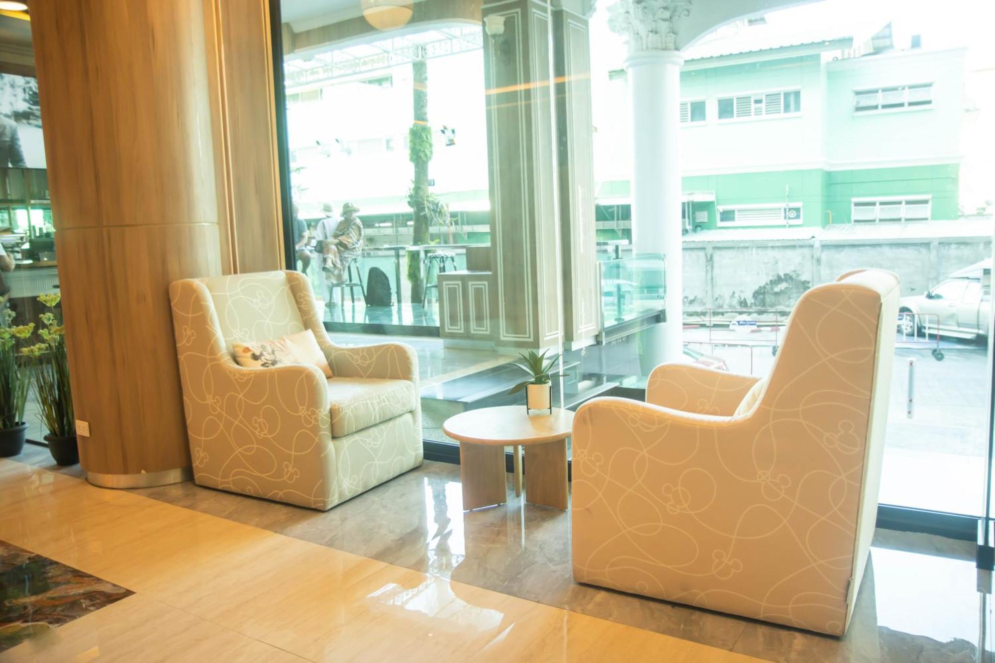 Sira Grande & Hotel 4*