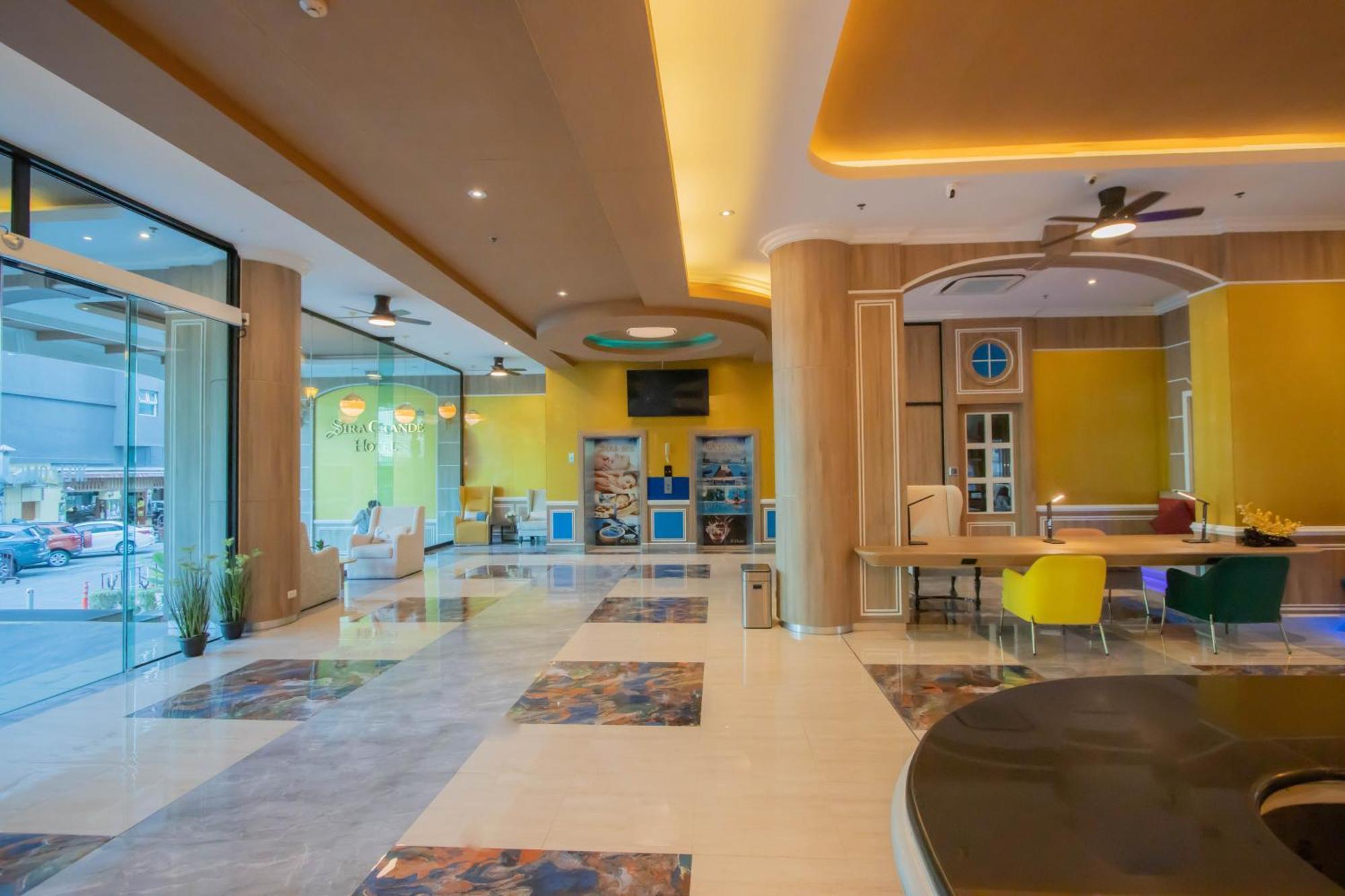 Hotel Sira Grande &