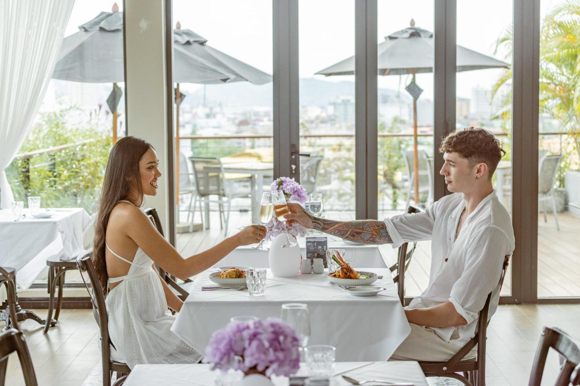 Hotel Skyview Phuket 5*