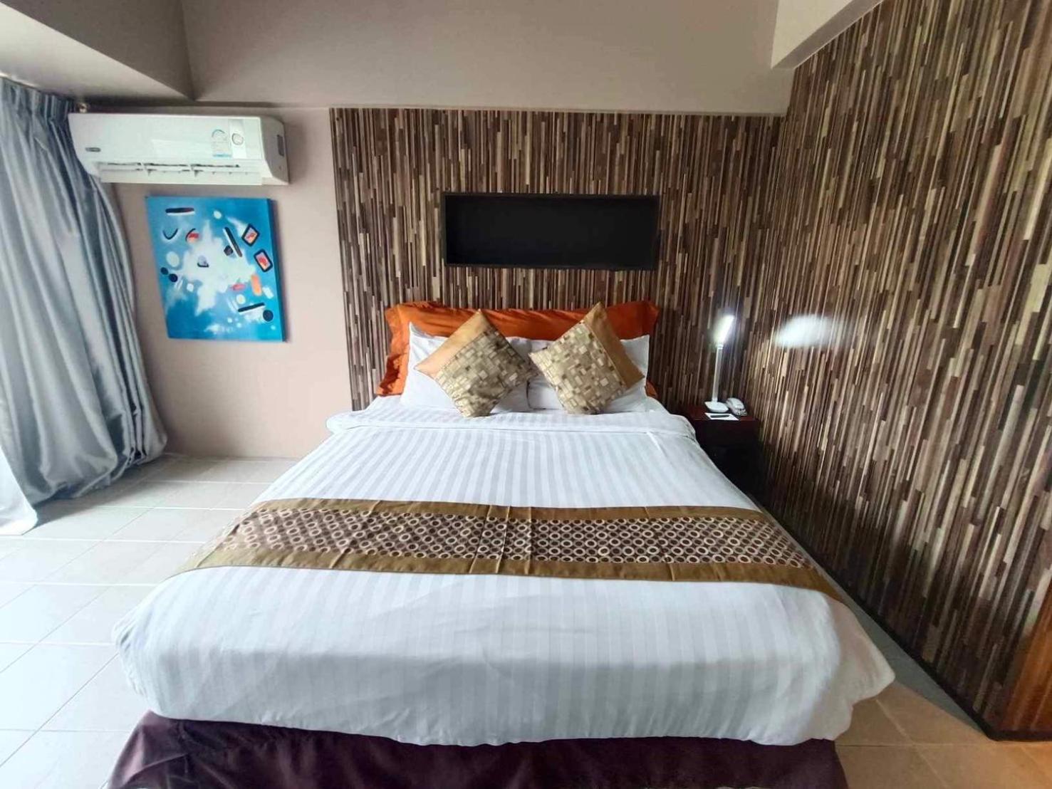 Minium Phuket *