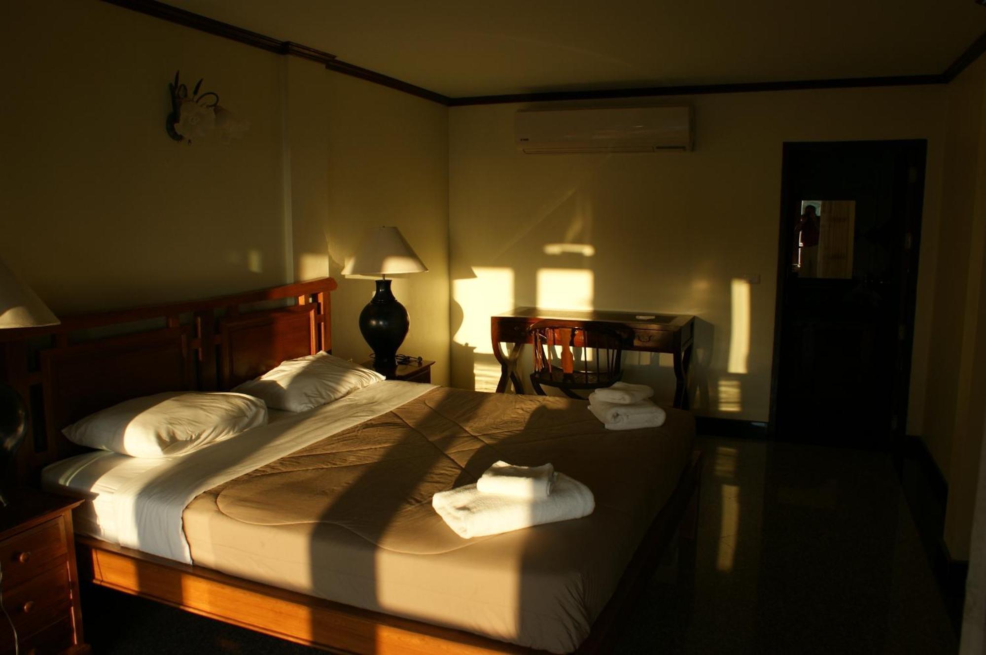 Edouard & Sha Extra Aparthotel 4*