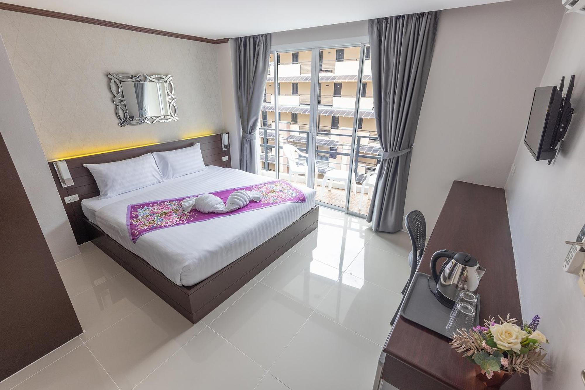 The Chic 3* Patong