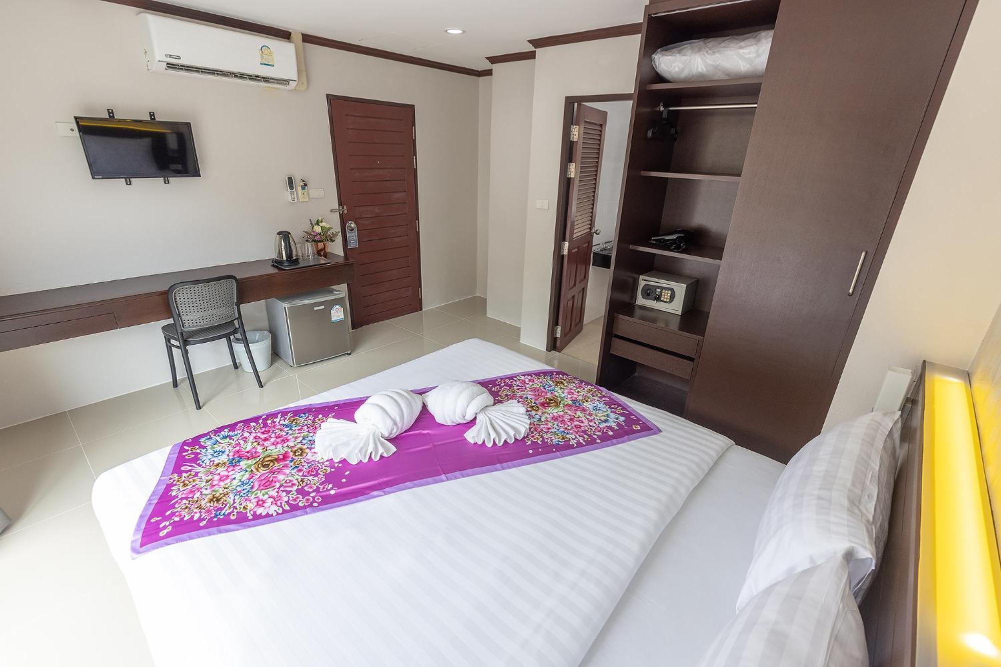 The Chic Hotel