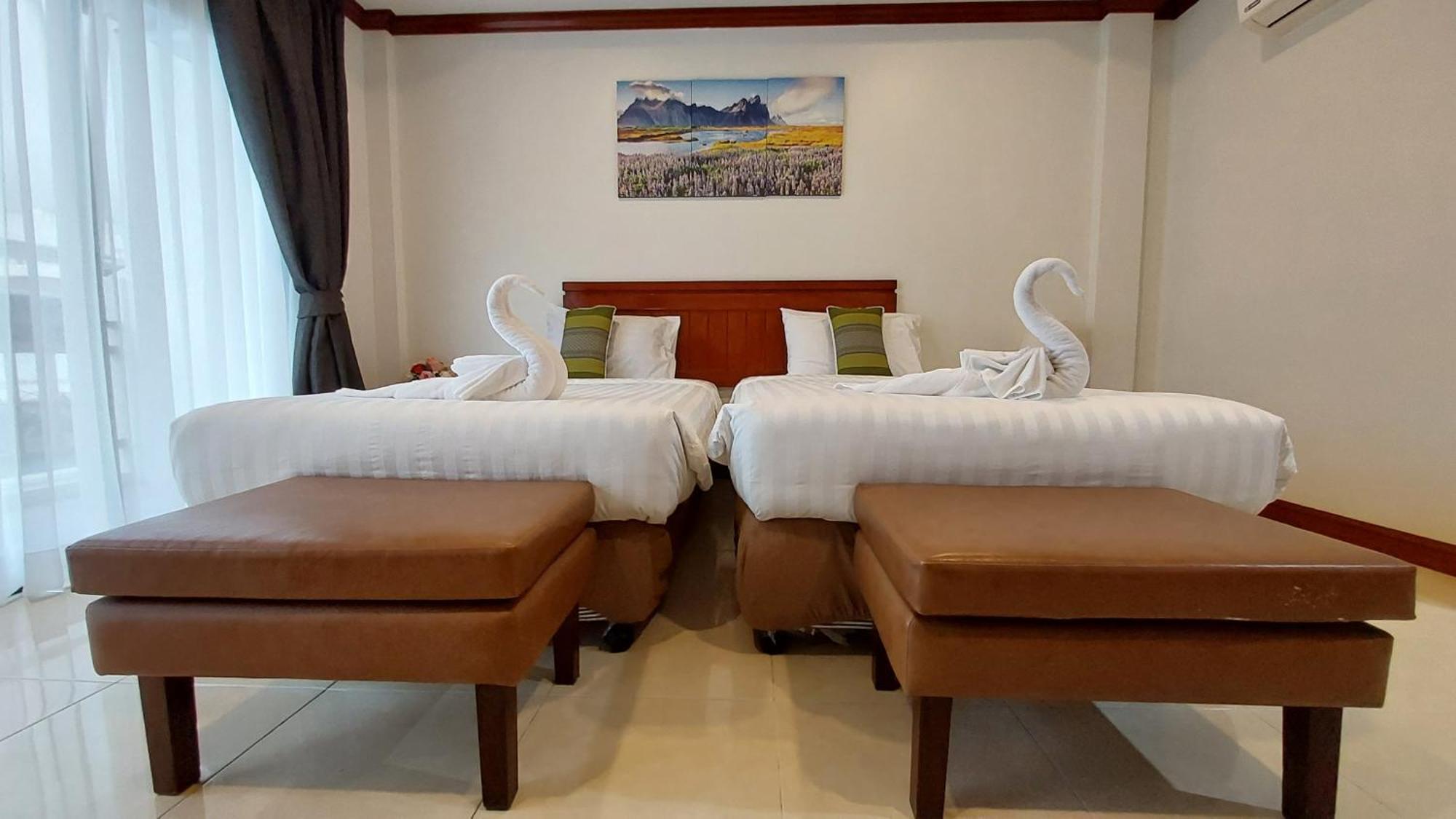 Benetti House Albergue Patong