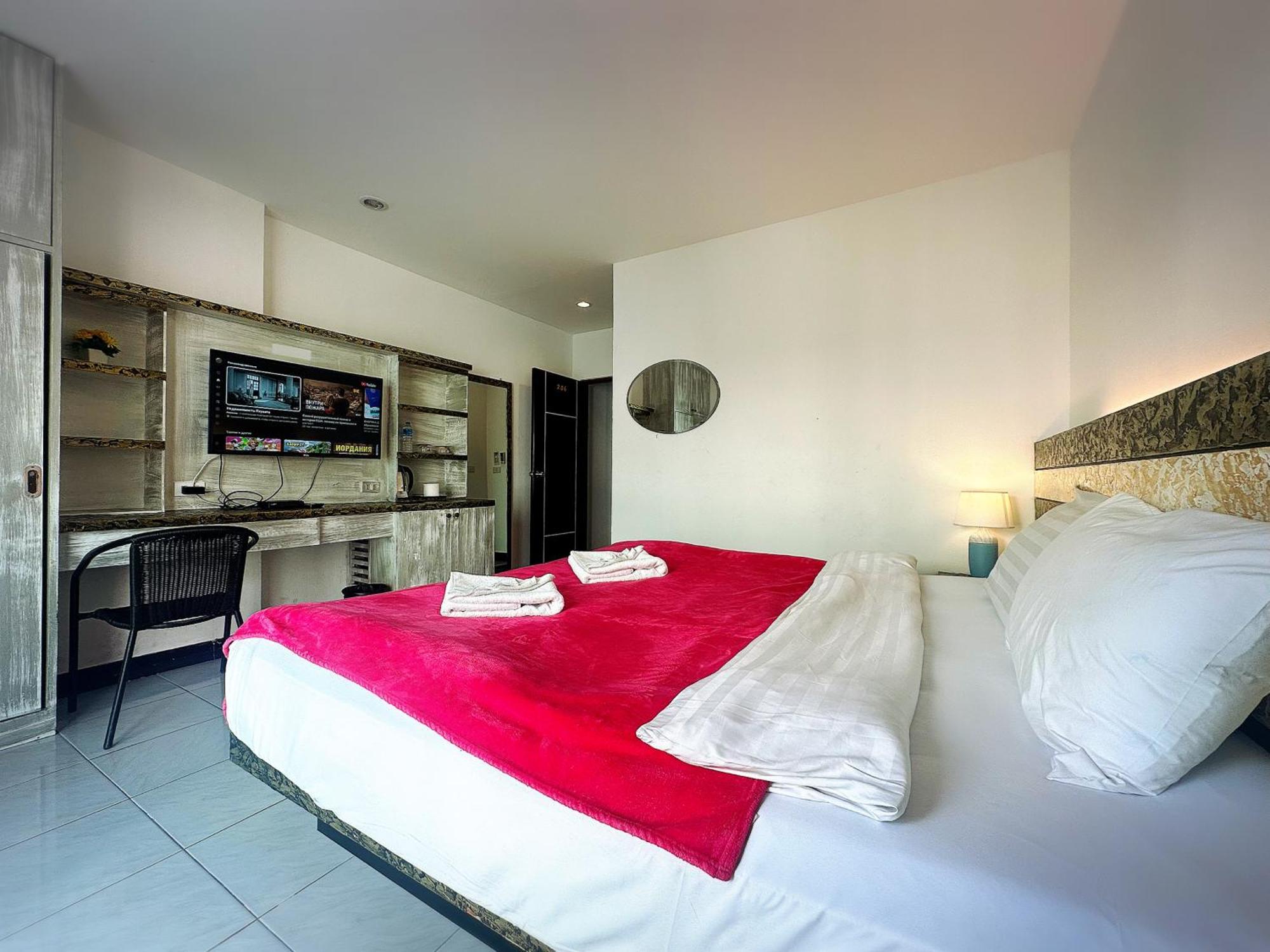 The Shades 50 Meter Front Guest house