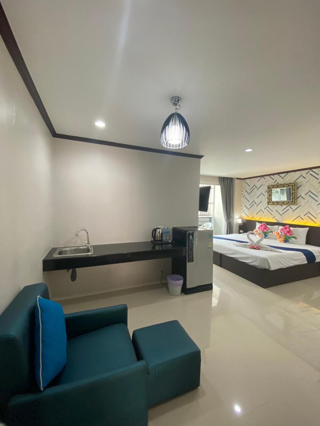 The Chic Hotel