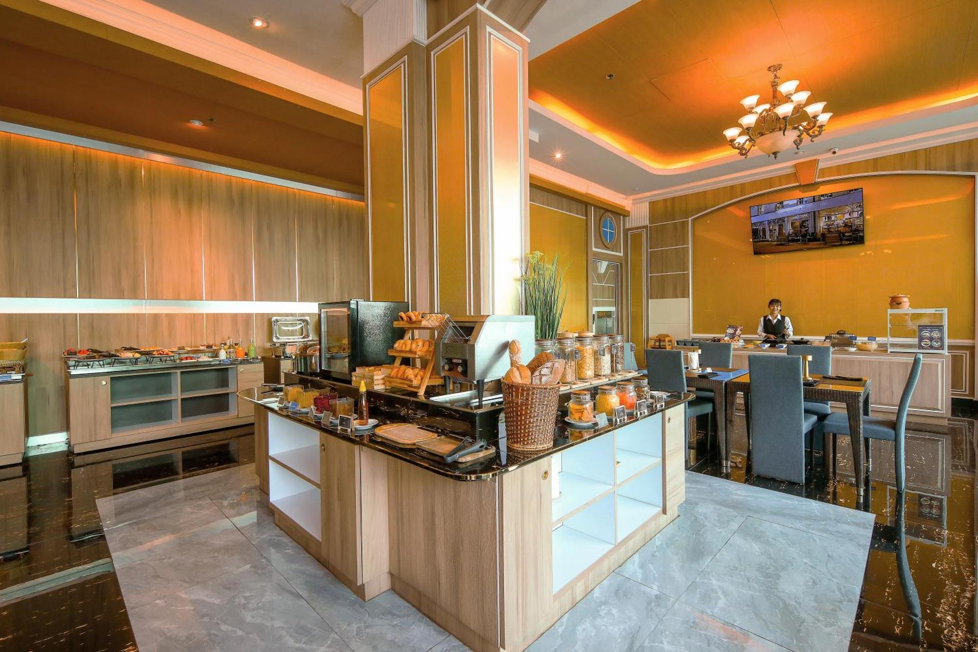 Sira Grande & Hotel