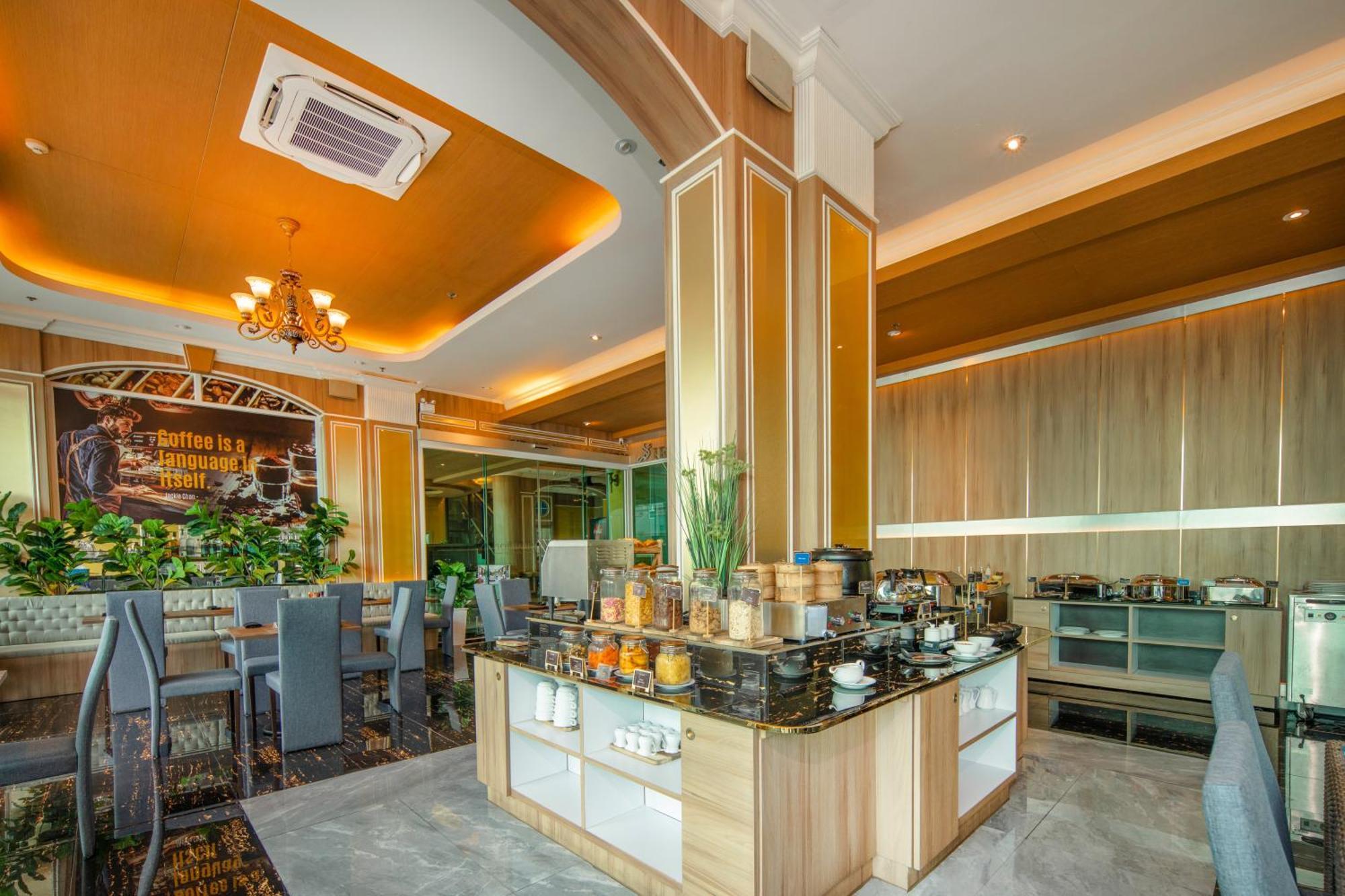 Hotel Sira Grande & 4*