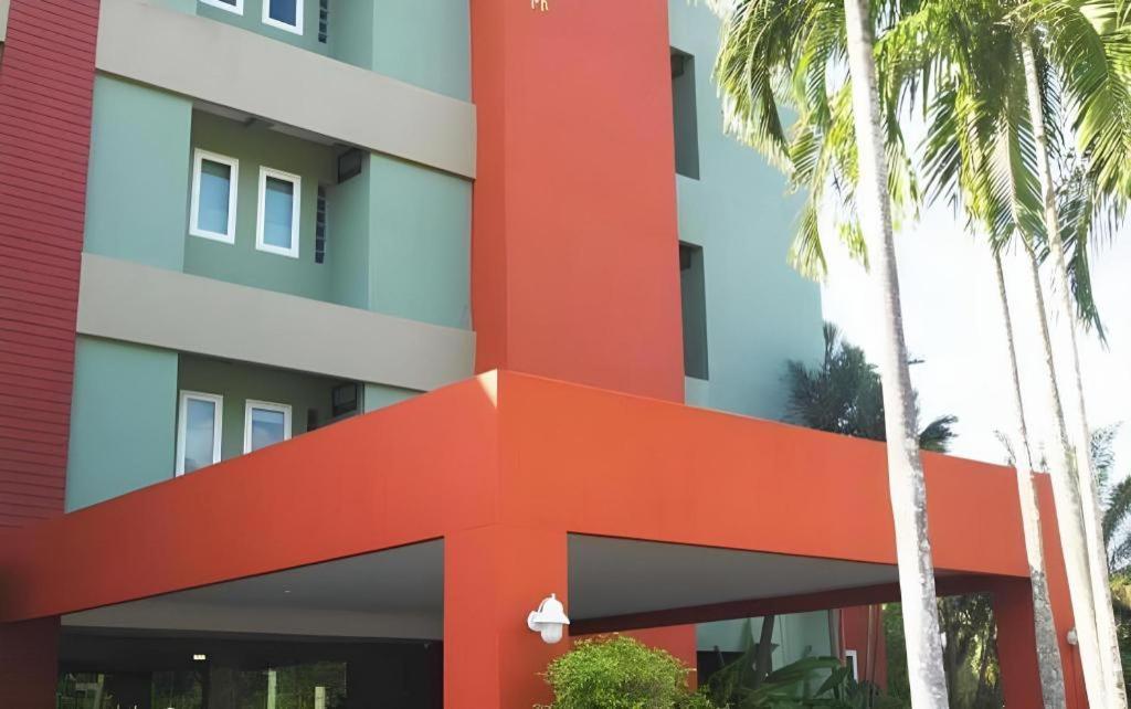 Phuket Ecozy Hotel 2*