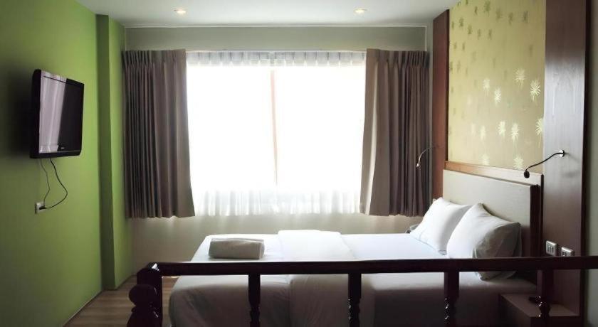 Phuket Ecozy Hotel