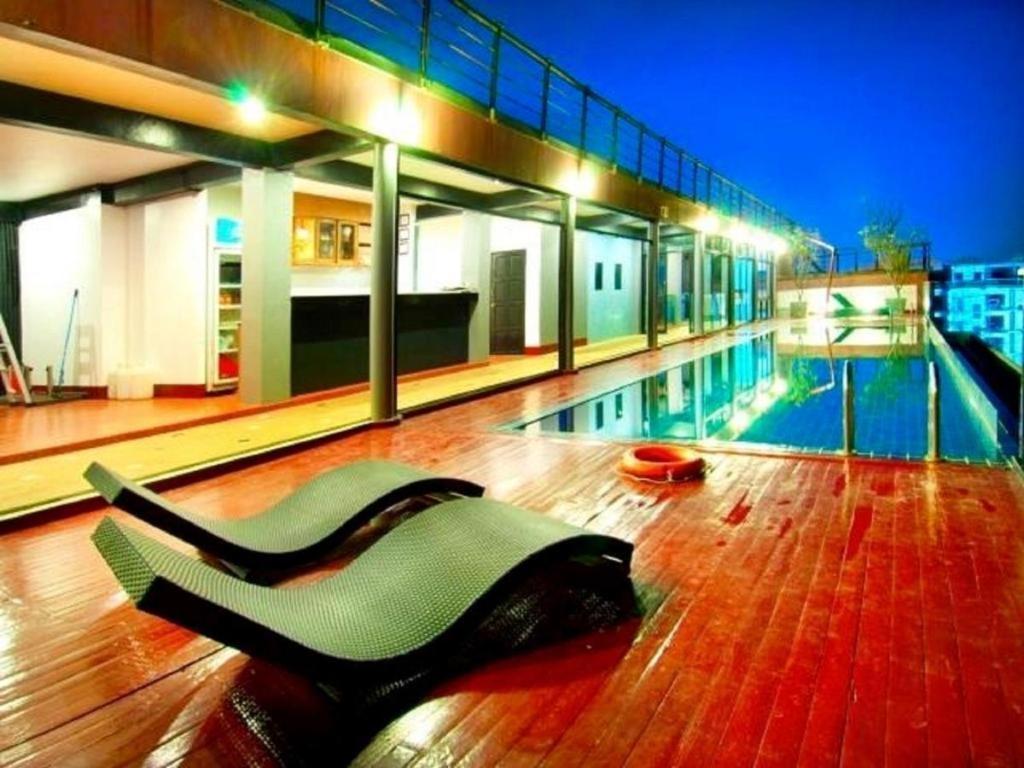 7q 3* Patong
