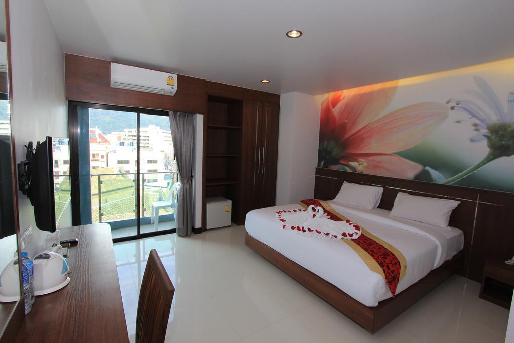 Hotel The Crystal 3*