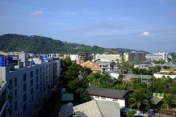 Tree Hug Hotel Patong