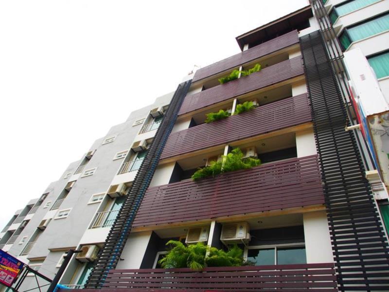 Tree Hug Hotel Patong
