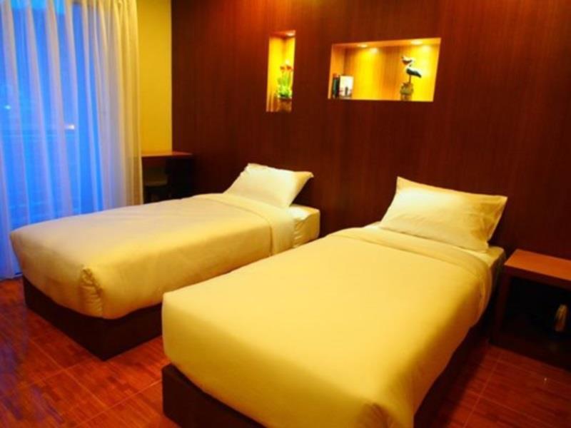 Tree Hug Hotel 2*