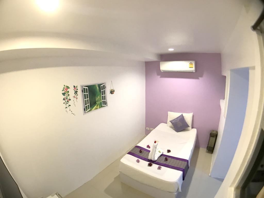 Hotel The 2*