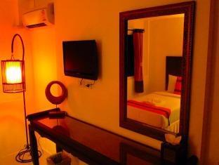 Oyo 126 Station House Hotel Patong