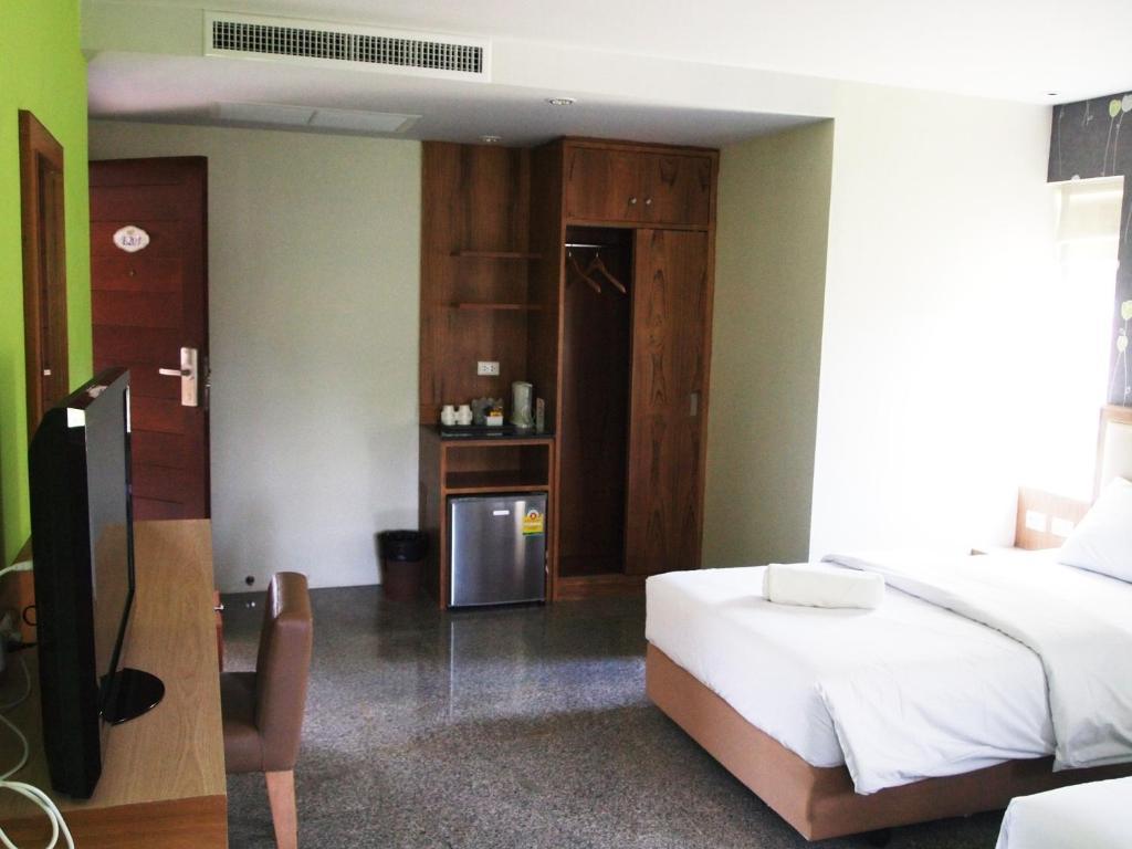 Phuket Ecozy 2*