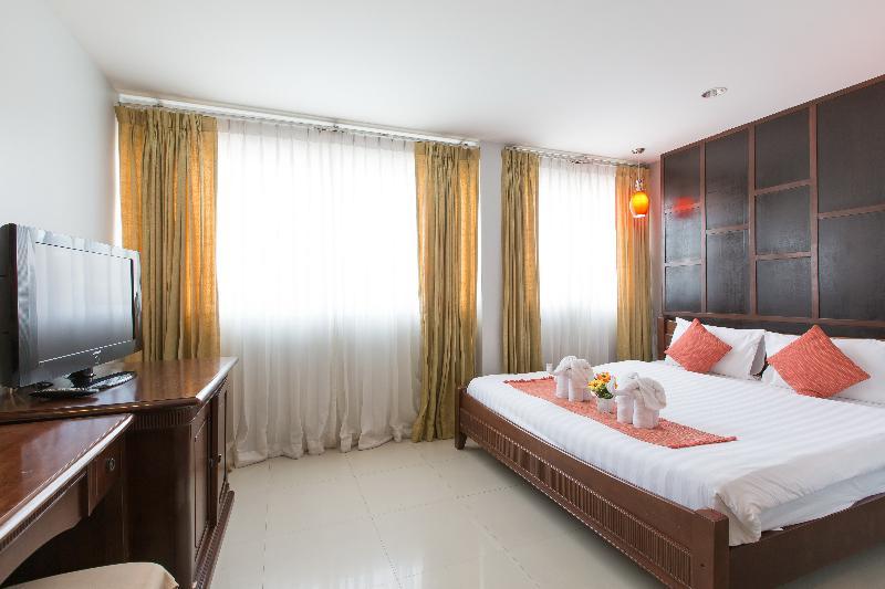 Hotel Time Out Beachfront Patong
