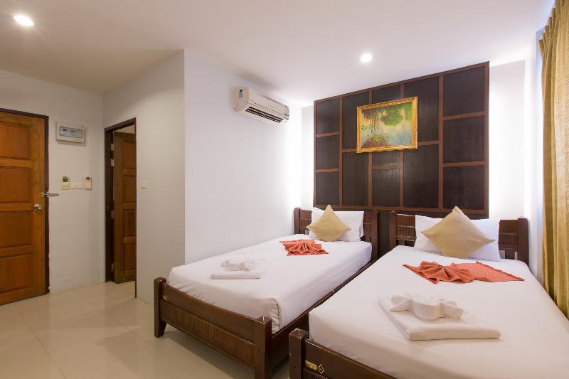 Time Out Beachfront 3* Patong