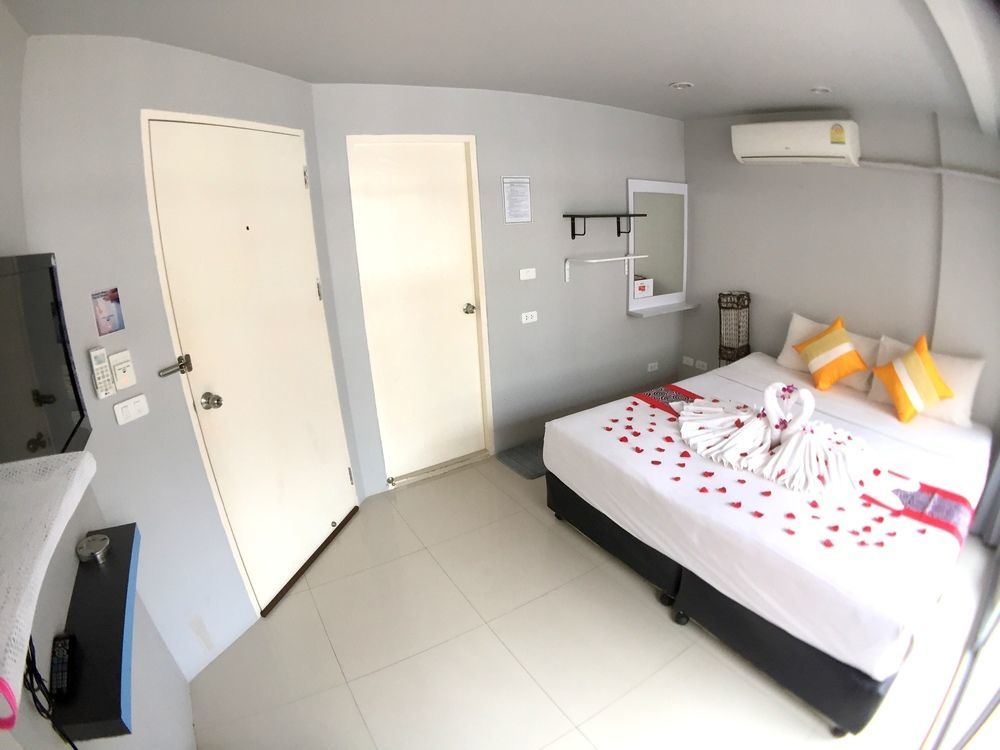 Hotel The 2*