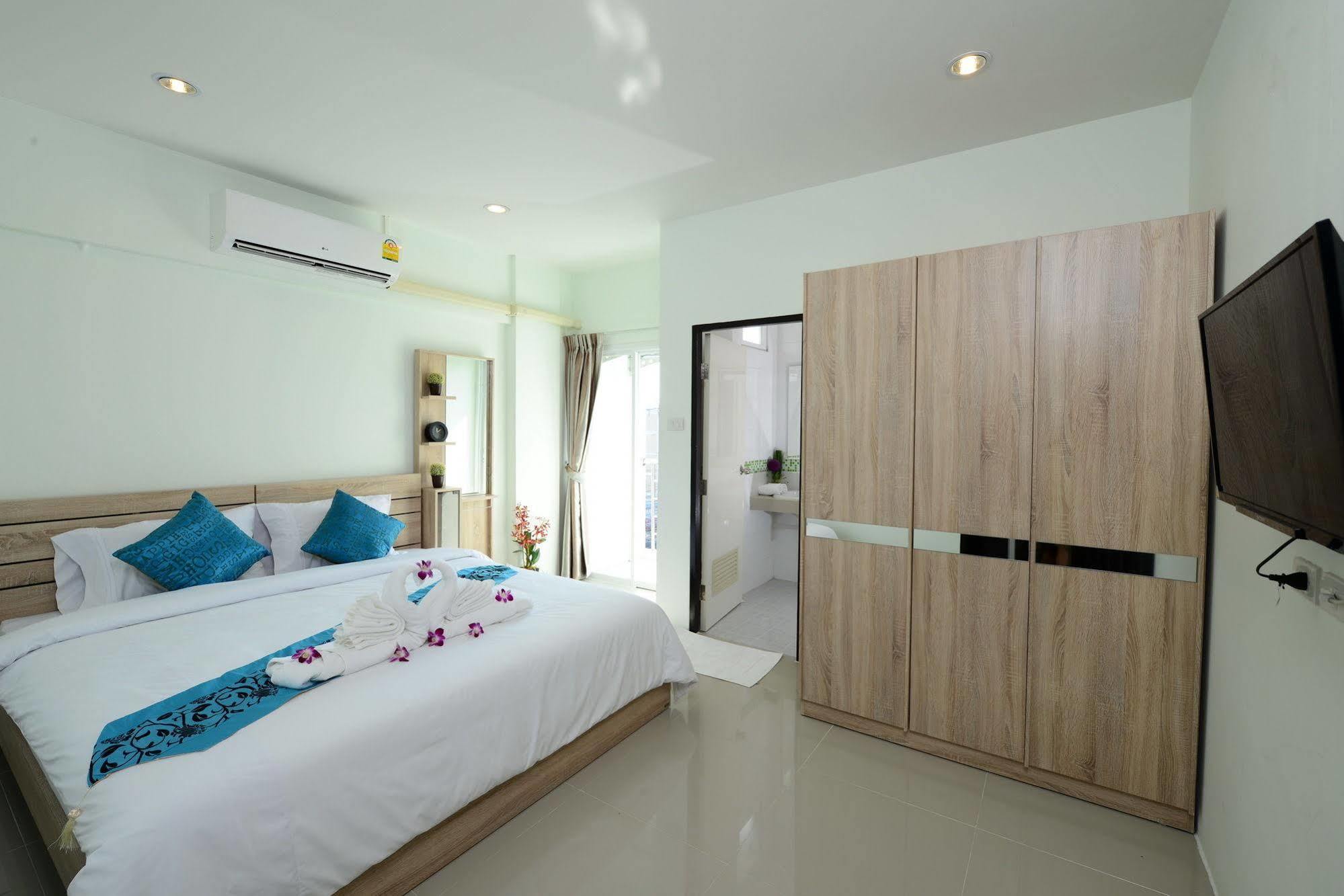 Oyo 1078 Enrich Boutique Place Hotel 2*
