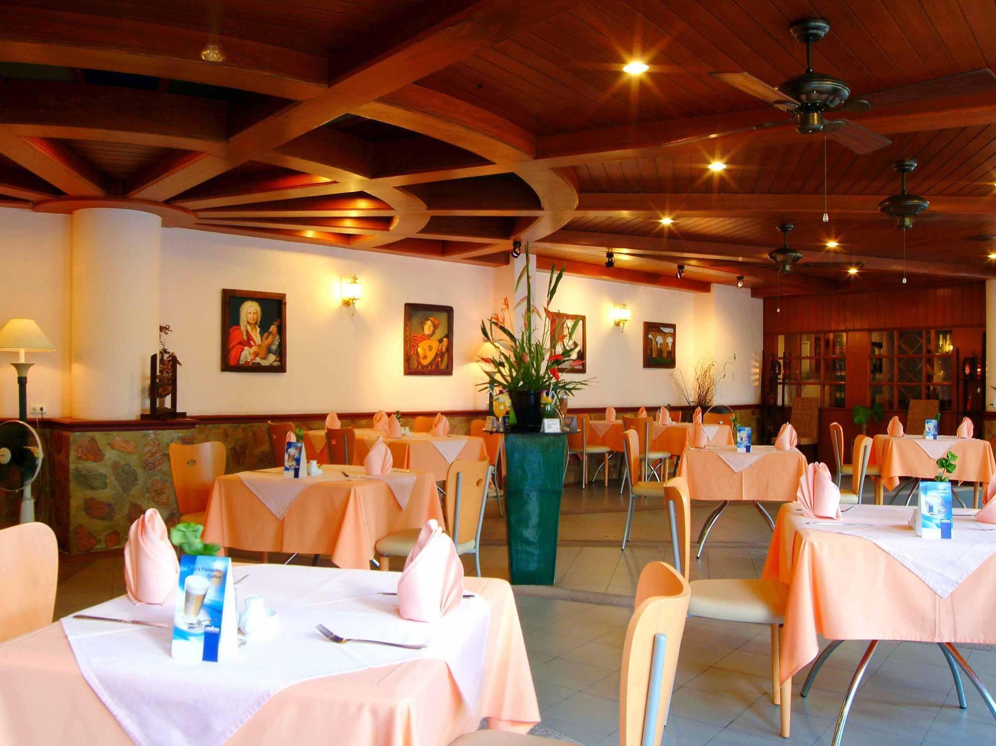 Resort Thara & 4*