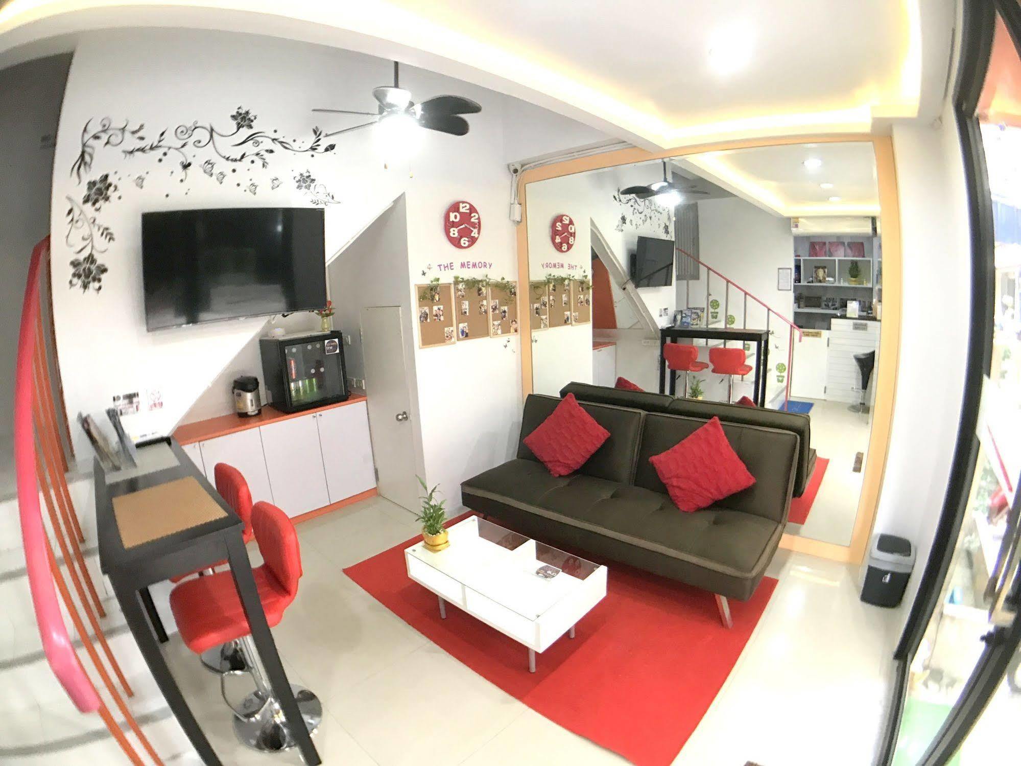 The Hotel 2*