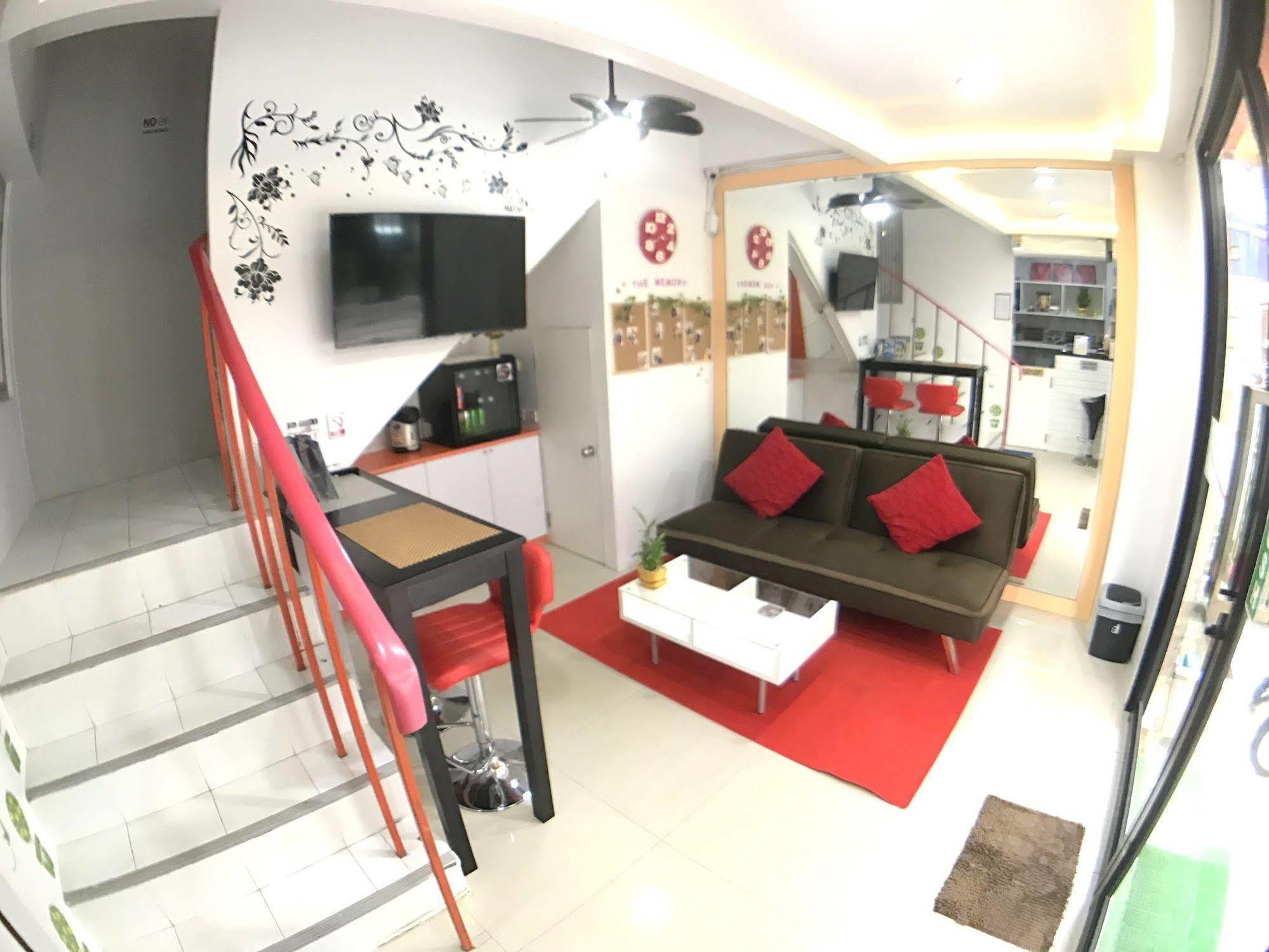 The Hotel 2*