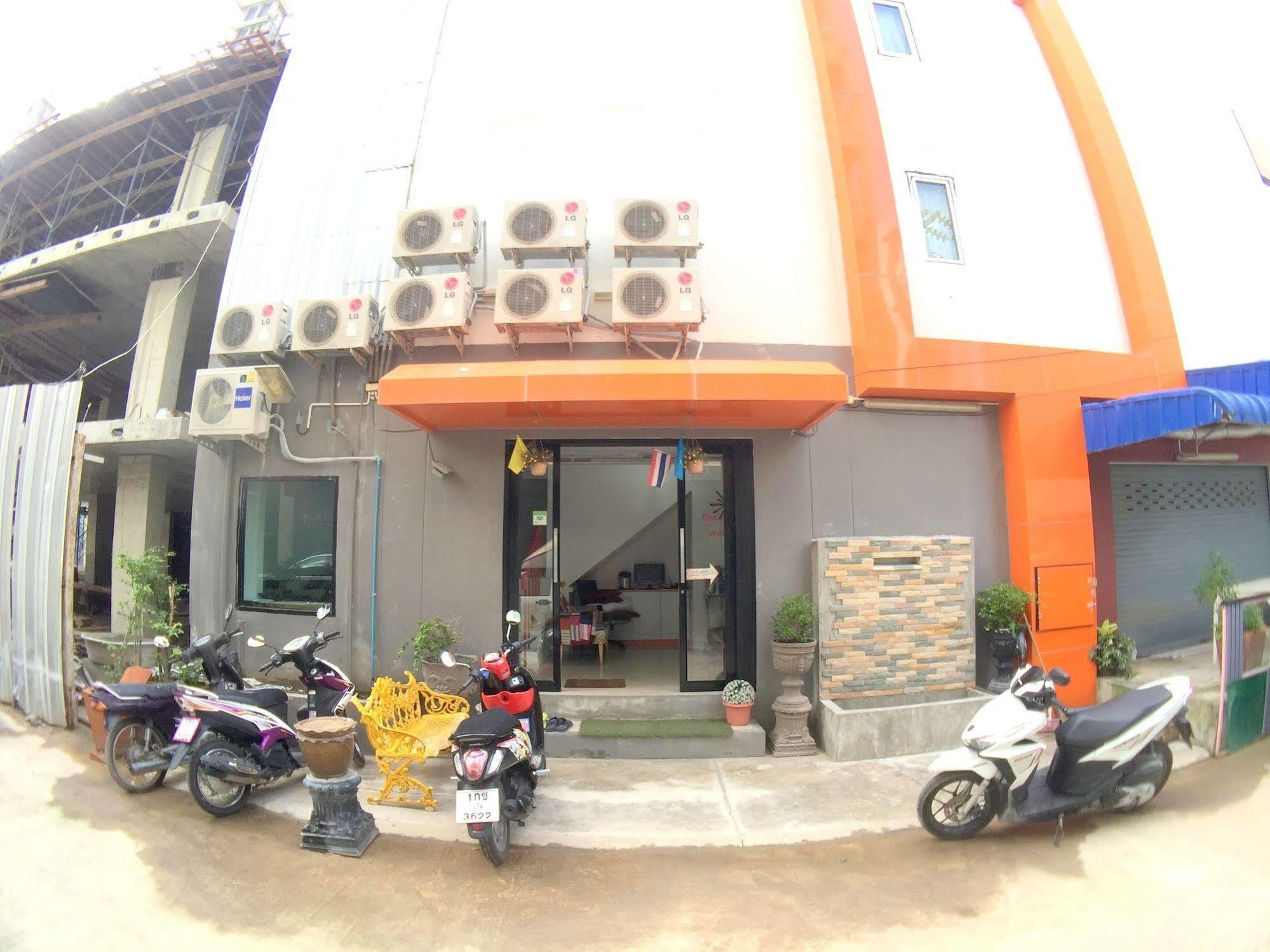 The Hotel 2*