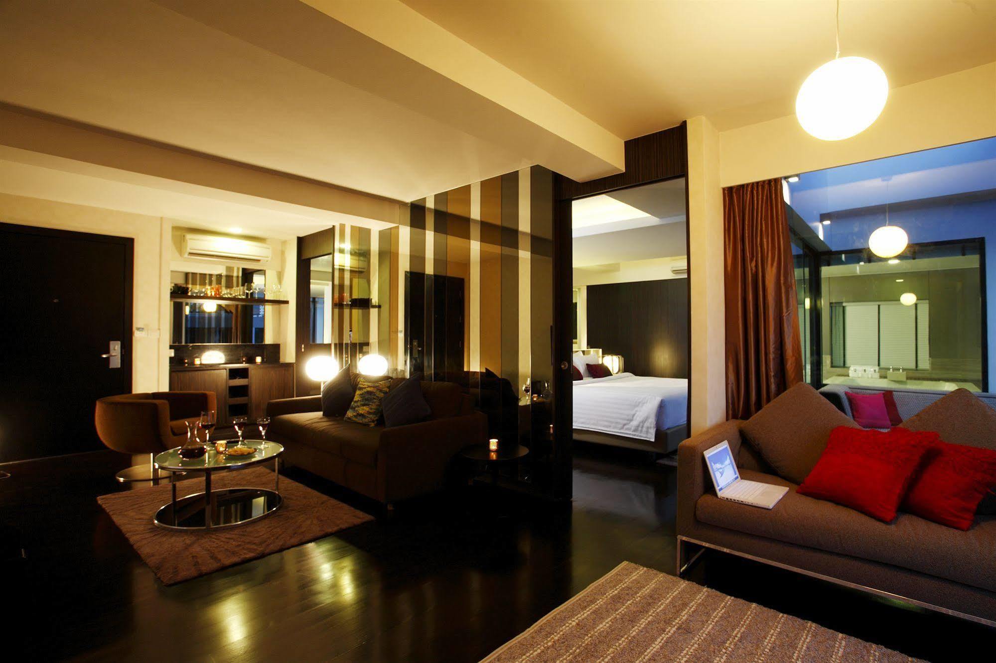 B - Lay Tong Hotel