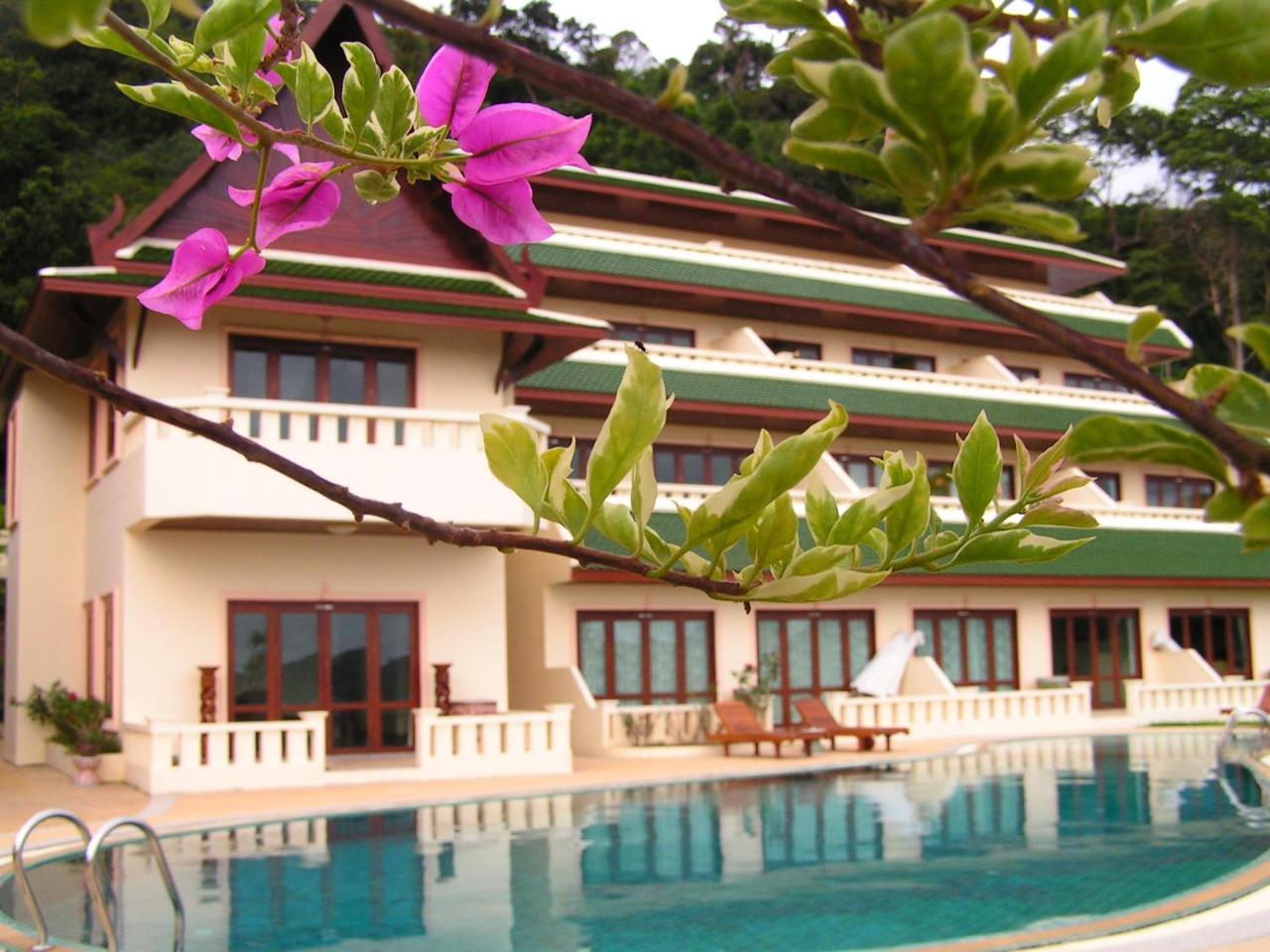 Edouard & Sha Extra 4* Patong