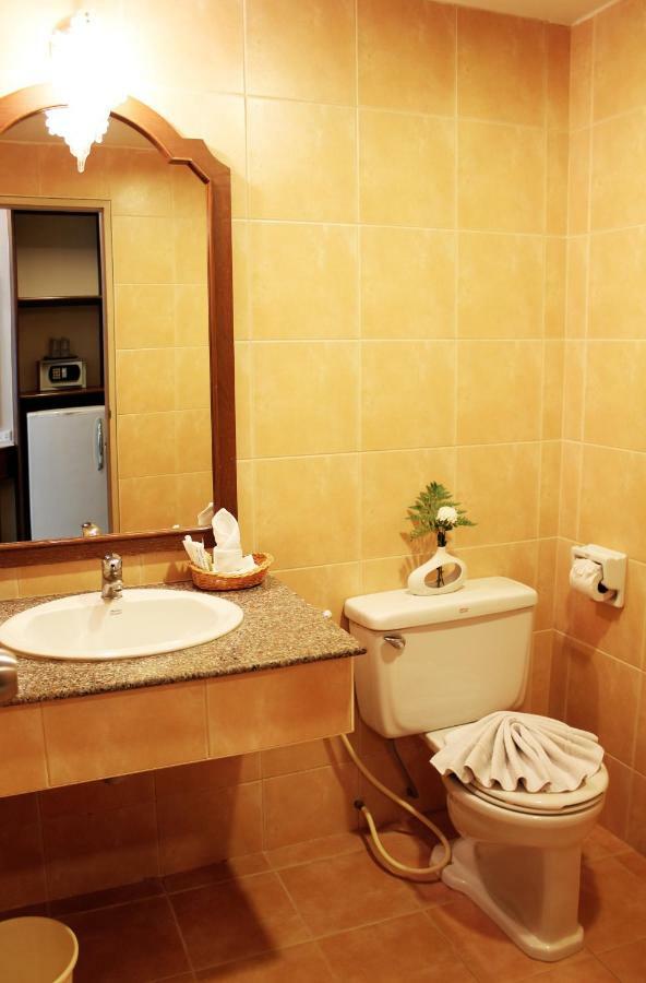Baan Pron Phateep Hotel